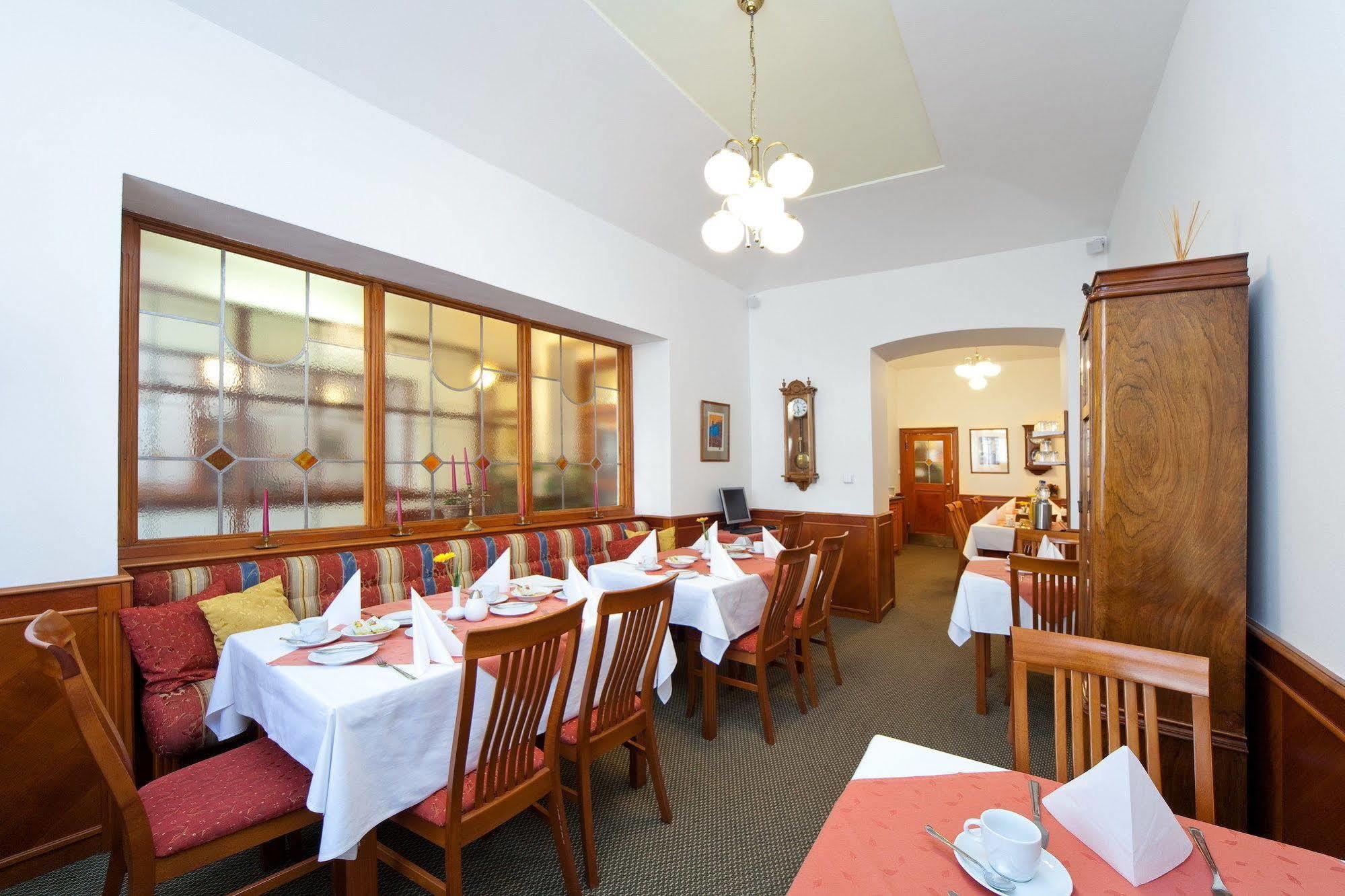 Boutique Hotel 16 Прага Екстер'єр фото